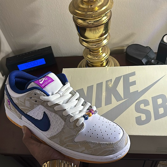 Nike SB Dunk Low Rayssa Leal size 10.5 - Picture 1 of 6